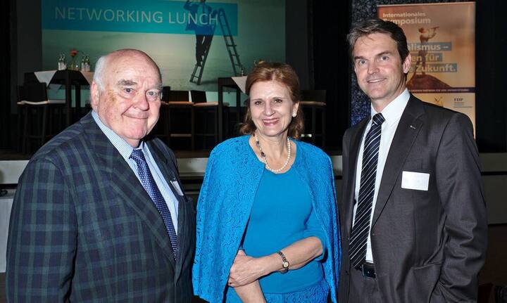 Ulrich Bremi, Alt Nationalrat FDP;
Doris Fiala, Nationalrätin FDP, Präsidentin der Schweizer Delegation am Europarat;
Beat Walti, Präsident FDP. Die LIberalen Kanton Zürich;