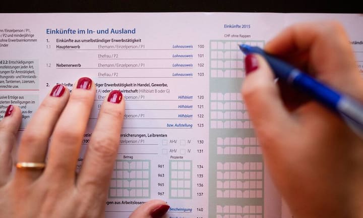 NebenerwerbWer neben dem Hauptberuf noch einen Nebenerwerb hat, kann in den meisten Kantonen pauschal 20 Prozent der Einnahmen abziehen, mindestens 800 und maximal 2400 Franken.