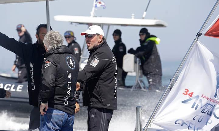 Larry Ellison segeltAls der Oracle-Gründer nach seiner Sucht, das Yacht-Rennen America's Cup gewinnen zu wollen, gefragt wurde, antwortete er: «Ich rauche nicht, aber ich segle.» Ellison machte im Alter von 22 einen Segelkurs. Mit 25 gehörte ihm bereits sein erstes Boot.Dieser Text erschien zuerst beim «Business Insider Deutschland».