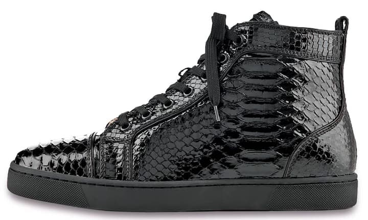 Louboutin Louis Python Crystal Sneakers: Der Schöpfer der berühmten High Heels mit den roten Sohlen kann auch Männerschuhe. Stilvoll und exotisch präsentiert sich der Turnschuh aus schwarzem Python-Leder. Und die Männerwelt darf sich freuen: Die «Loubies» haben selbstverständlich auch rote Sohlen. Erhältlich bei Christian Louboutin, Wühre 7, Zürich. Christian Louboutin 1295 Franken