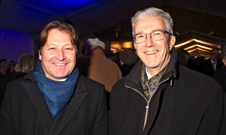 Pascal Gentinetta, Managing Director, Head Public Policy, Bank Julius Bär;
Rafael Corazza, Direktor, WEKO