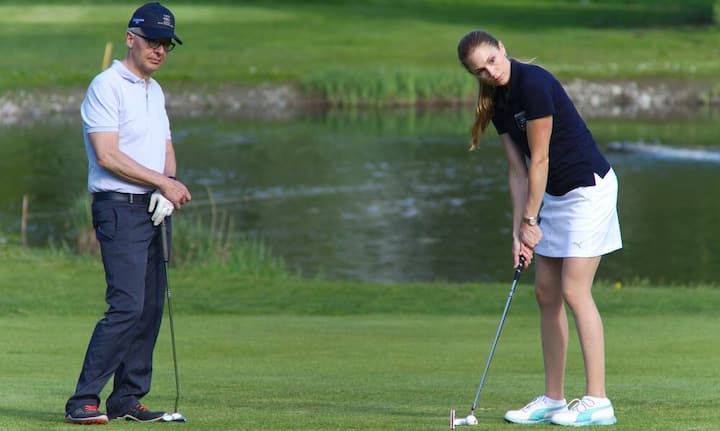 Richard Dillier, Präsident, St. Moritz Tourismus;
Jennifer Ann Gerber, Ex Miss-Schweiz