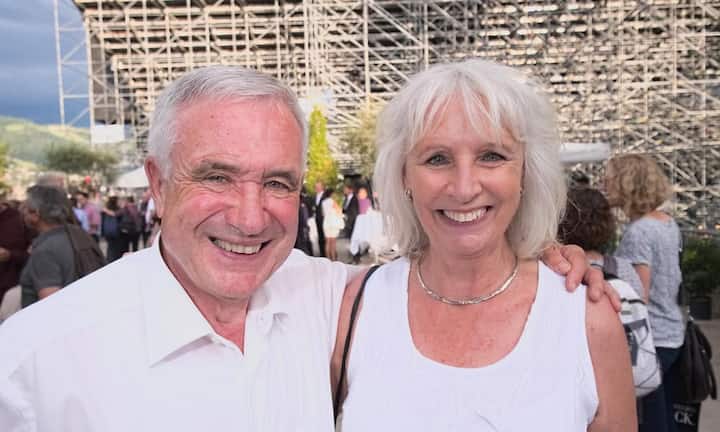 Hanspeter Latour, Fussballtrainer;
Ursula Haller, Präsidentin Gold Member Club, Thunerseespiele