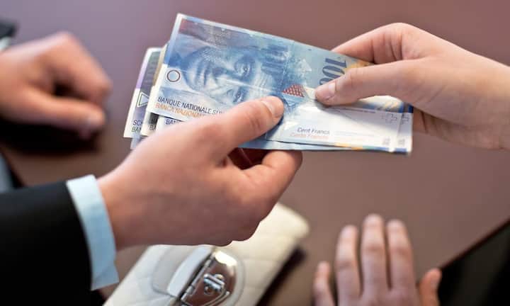 Denn die Analyse zeigt auch, dass Arbeitnehmer deutlich zufriedener mit anderen Kategorien sind als mit ihren Löhnen. Von 13 untersuchten Kategorien landet die Lohnzufriedenheit nur auf den 7. Platz.