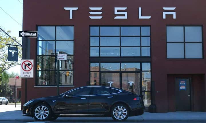 Die 15 skurrilsten Fakten rund um Tesla Das Wichtigste zuerst: Elon Musk hat Tesla nicht gegründet. Das waren Martin Eberhard und Marc Tarpenning. Keystone