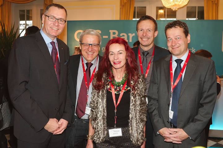 Michel Lüthi, CEO, Ferienverein POSCOM Ferien Holding AG; Beat Iseli, Inhaber, Belpmoos Reisen AG; Susanna Iseli, Belpmoos Reisen AG; Marc Lehmann, Mitinhaber, Visiolink AG; Ruggero Tommasi, Vizedirektor, LGT Bank Schweiz