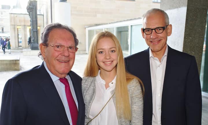 Drei Generationen Lebrecht:
Grossvater Robert Lebrecht, VRP, Solidinvest AG;
Enkelin Caroline Lebrecht, B.A. HSG;
Sohn André Lebrecht