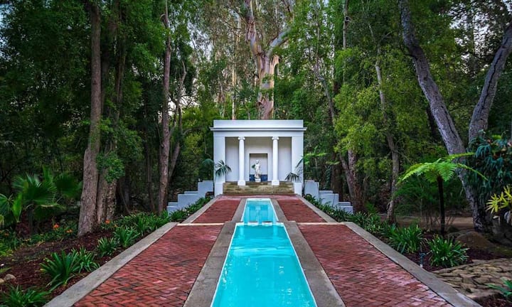 «El Fureidis», das tropische Paradies - lautet der verheissungsvolle Name der Villa, die mit architektonischen, botanischen und kunstgeschichtlichen Schätzen ihrem Namen alle Ehre macht.