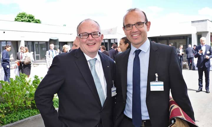 Heinrich Christen, CEO, EY;
Beat Ulrichm, Hautabteilungsleiter, Amt für Wirtschaft und Arbeit Kanton St. Gallen
Bilder: Markus Senn