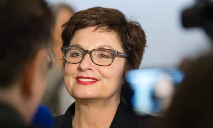 Parlamentarisch wurde Schweizer sekundiert von Ständerätin Anita Fetz (SP) und …