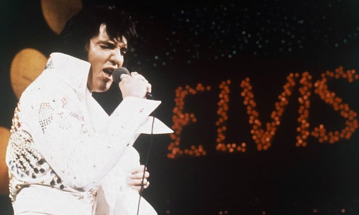 Elvis lebt - das behaupten zumindest die hartgesottenen Verschwörungstheoretiker. Offiziell ist der «King of Rock 'n' Roll» aber seit über 37 Jahren tot. Am 8. Januar wäre der Superstar 80 Jahre alt geworden.