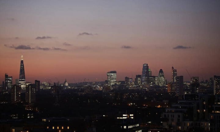Rang 7: London
Noch ein bisschen teurer als Paris ist die britische Hauptstadt. Hier kommt ein Business Traveler mit 508 Dollar am Tag durch. Bloomberg