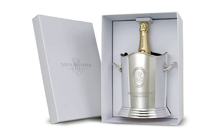 Louis RoedererDer Champagner Louis Roederer Brut Premier steckt sich in einem Champagner-Kühler aus versilbertem Metall (195 Franken).