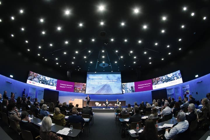 SIX Convention Point