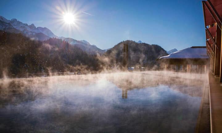 Platz 1 in der Kategorie «Die besten Spas für Genussmenschen»: Schloss Elmau in Oberbayern.
Mit 69 von 70 möglichen Punkten gewinnt das Schloss Elmau das Ranking der besten Spas für Genussmenschen. Nur in der Kategorie «Zimmer» reichte es nicht ganz für die maximale Punktzahl.