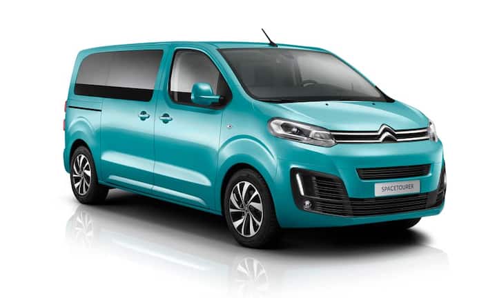 Französischer Zweitwohnsitz: Citroën SpaceTourerDer Kleinbus soll ab September gegen VW und Co. antreten - und hat sich dazu Verstärkung geholt: Die konstruktiv identischen Geschwister heissen Peugeot Traveller und Toyota Proace. Angeboten werden drei Längen von 4,6 bis 5,3 Metern mit maximal 4900 Liter Stauraum (Nutzlast: 1400 kg) oder neun Sitzplätzen, Letztere auch in VIP-Varianten. Neben Frontantrieb kommen vier Diesel mit 95 bis 180 PS zum Einsatz; Preis: ab 44'700 Franken.