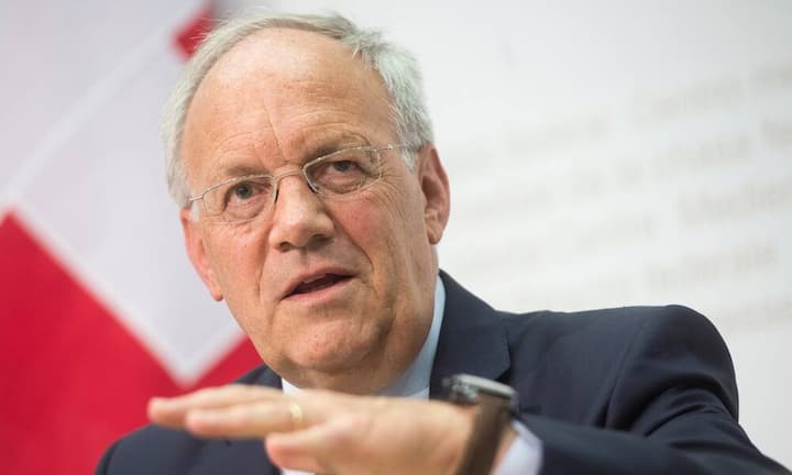 Johann Schneider-Ammann kommt auf 191 Stimmen. Ein gutes Resultat auch für den Wirtschaftsminister. Der designierte Bundespräsident für 2016 ist völlig unbestritten. Und dies, obwohl er im Volk als «unbeliebtester Bundesrat» gilt.
