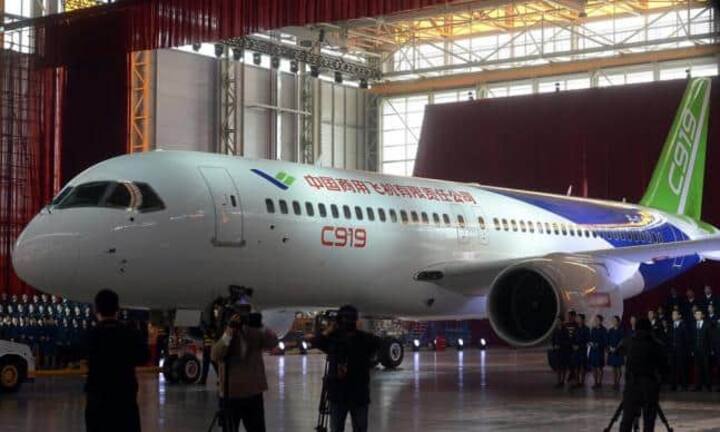 Das Flugzeug bietet Raum für 158 Passagiere und soll 4075 Kilometer weit fliegen können.