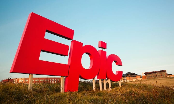 Epic Systems Corporation: Bezahltes SabbaticalWer bei der Epic Systems Corporation mindestens fünf Jahre arbeitet, kann sich vier Wochen in ein bezahltes Sabbatical verabschieden.Wikimedia/CC