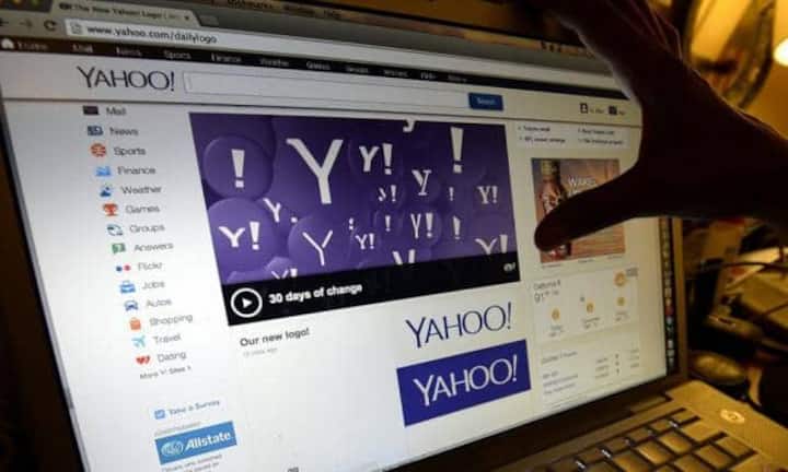 2002: Yahoo-Chef Terry Semel versucht, für 3 Milliarden Dollar Google zu kaufen. Die Gründer Larry Page und Sergey Brin lehnen ab.