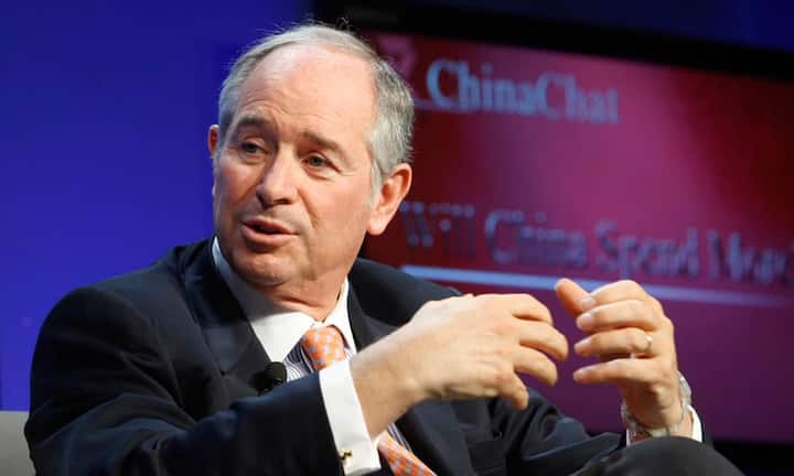 Platz 1: Stephen SchwarzmanVermögen: 10,2 Milliarden DollarVerwaltete Investments: 344 Milliarden DollarAls Chef der amerikanischen Beteiligungsgesellschaft Blackstone hat Schwarzman im vergangenen Jahr 810,6 Millionen Dollar verdient. Sein Arbeitgeber kam 2015 nach einer Reihe lukrativer Deals auf einen ausschüttungsfähigen Gewinn von 3,8 Milliarden Dollar, ein Plus von einem Viertel.Bilder: Keystone