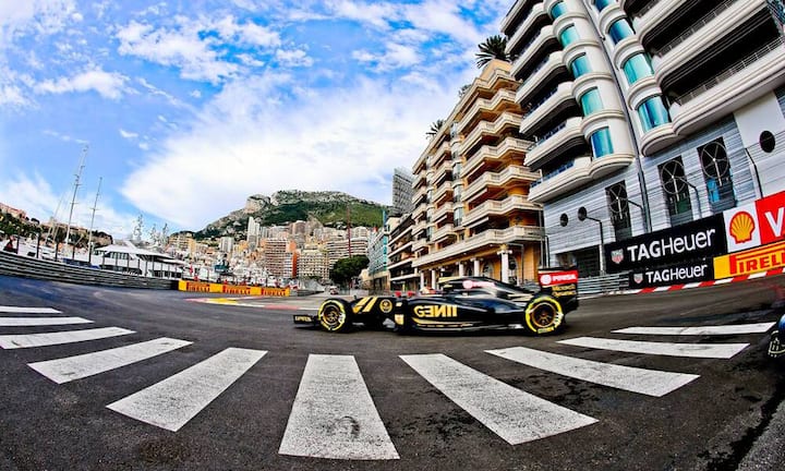 Der Grosse Preis von MonacoDas Fürstentum ist von je her der Tummelplatz der Reichen und das Autorennen im Mai gehört zu den Kronjuwelen des ehemaligen Piratennestes. Fast drei Viertel des Privatjetaufkommens geht auf das Konto von Nicht-Monegassen.