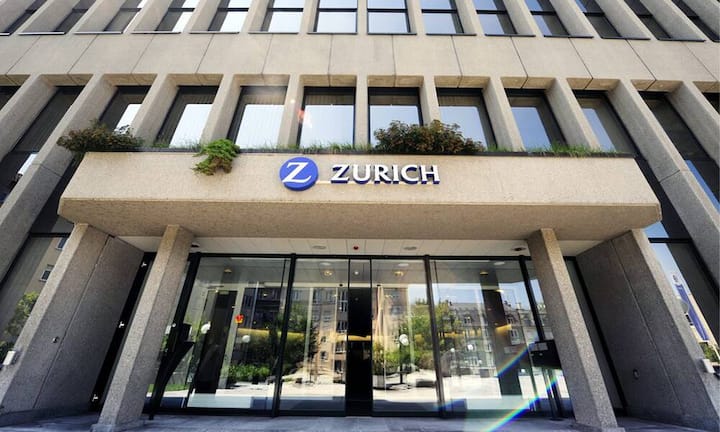 Bei Zurich Schweiz sind die Einstiegslöhne von verschiedenen Faktoren abhängig und befinden sich den Angaben zufolge innerhalb einer branchenüblichen Spannbreite. Als Zusatzleistungen bietet Zurich unter anderem Mitarbeiter-Rabatte auf Versicherungspolicen an, Möglichkeiten in der Weiterbildung oder die Möglichkeit, Teilzeit zu arbeiten.