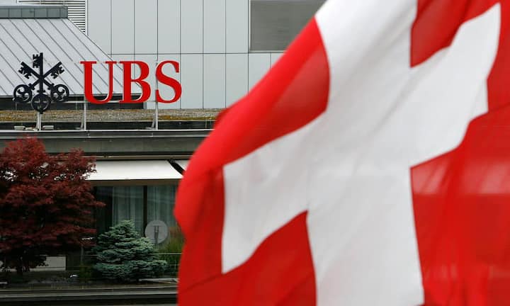 Platz 9: Nach wie vor leidet die Marke UBS unter ihrer jüngeren Vergangenheit: Rechtsstreitigkeiten, Bussgelder und Verdacht auf Manipulationen sind eine Belastung für eine Grossbank, die als vertrauenswürdig gelten will. Markenwert: 3'619 Millionen Franken.   Keystone