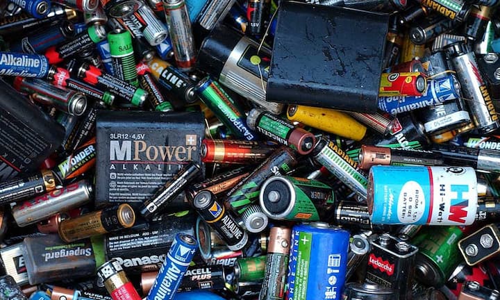 Batterien gehören auf keinen Fall in den Haushaltabfall - Auch nicht ausnahmsweise.
