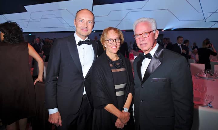 Magnus Hartog-Holm, Schwedischer Botschafter in der Schweiz;
Marie Tetu;
André Boulanger, former president, Hydro Quebec