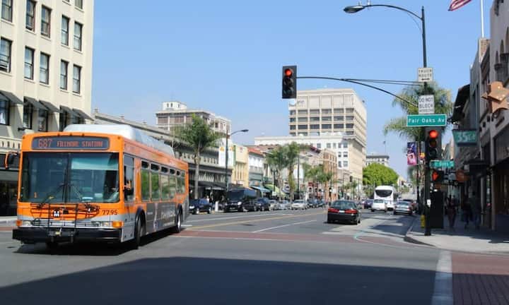 Platz 5: In der am Fuss der San Gabriel Mountains gelegene Stadt Pasadena, CA generieren 3,3 Prozent der dort lebenden Millennials mehr als 350'000 Dollar im Jahr.