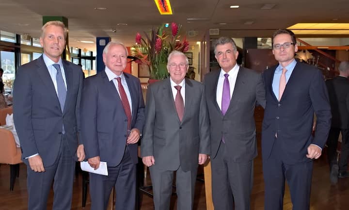 Ralph Winter, Investor;
Oskar Lafontaine, Fraktionsvorsitzender "Die Linke";
Christoph Blocher, alt Bundesrat;
Guido Persterer, Präsident, Efficiency Club;
Roger Köppel, Nationalratskandidat