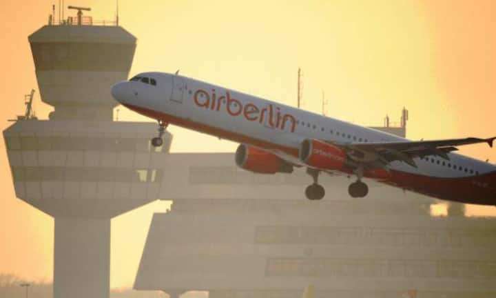 Rang 9: Bei Air Berlin startet ein Co-Pilot mit einem Salär von 45'000 Euro. Das Einstiegsgehalt eines Kapitäns liegt bei 80'000 und geht hoch bis 115'000 Euro.