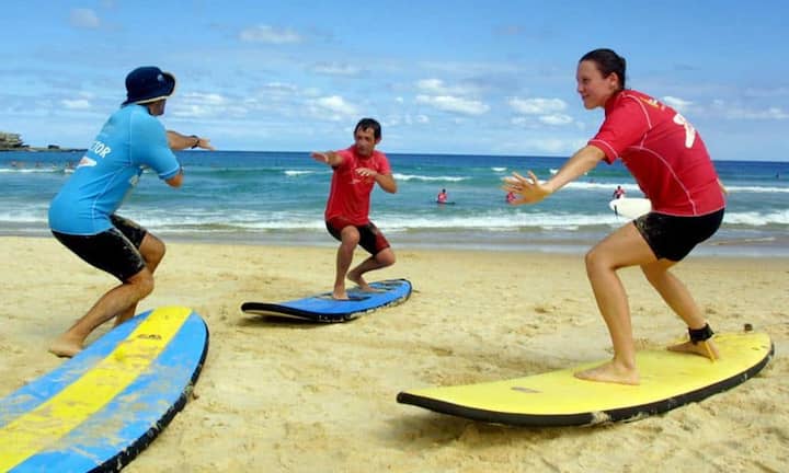 Australien
Wenignutzer: Auch hier verlangt die Swisscom 30 Franken, Sunrise 55 und Salt 82. Der italienische Anbieter Wind ist mit 22 Franken der günstigste aus dem Ausland.Vielnutzer: Auch hier verlangt die Swisscom 75 Franken, Sunrise ist mit 148 Franken bereits doppelt so teuer. Doch Salt übertrifft die Gebühren nochmals deutlich: 299 Franken werden hier fällig. Der günstigste ausländische Anbieter ist die italienische Tre mit 55 Franken.