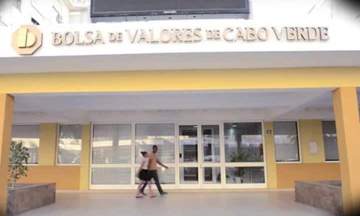 Bolsa Cabo VerdeAuf den Kap Verden geht es ruhig zu und her: Die Börse verzeichnete im Jahr 2016 insgesamt 44 Transaktionen.Youtube