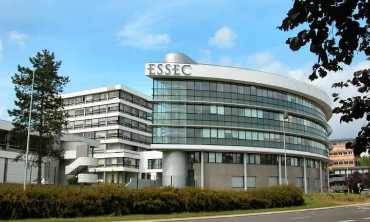 Platz 8Essec Business School (Paris-Cergy, Frankreich): 76'009 Euro