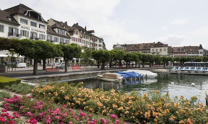 In St. Gallen ist die Luft besser als in den meisten anderen Städten: der Luftbelastungs-Index liegt bei Stufe 3. Sterberate und Diebstähle rangieren im unteren Bereich. Dafür auch der Bildungsstand: Nur wenige vollenden die Tertiärstufe. Wer aber Platz für die Familie braucht, ist in St. Gallen richtig: Platz zwei für Einfamilienhäuser. Keystone