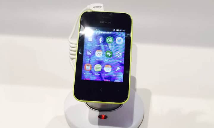 Das Asha 230 liegt bei umgerechnet 55 Franken und hat immerhin einen Touchscreen. Mit seinem Preis bedient es ein Marktsegment, das laut Nokia vier mal so schnell wächst wie der Gesamtmarkt.