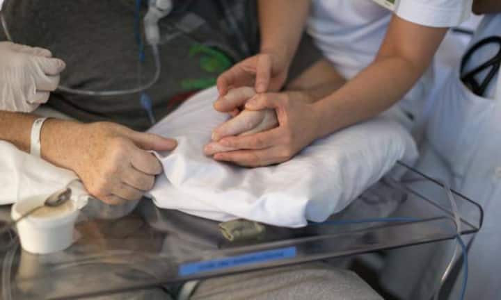 Platz 1: Pflegefachpersonal 
An der Spitze stehen die Pflegefachleute. 3853 Stellen waren im Schnitt online ausgeschrieben.Quelle: Die Zahlen ruhen auf einer Auswertung der vakanten Stellen, die online auf den Webseiten der Arbeitgeber und Personaldienstleister ausgeschrieben waren.Bilder: Keystone