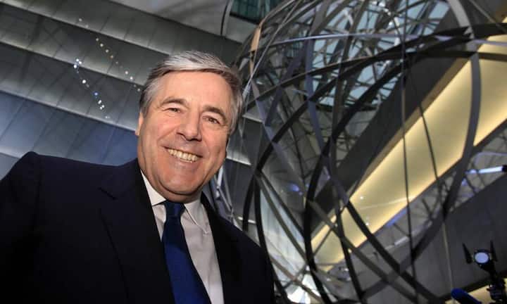 ... Landarztes aus dem Kanton St. Gallen prägte in den folgenden zehn Jahren die Deutsche Bank. Sein wohl grösster Verdienst für das Institut: Er führte es vergleichsweise glimpflich durch die Finanzkrise.