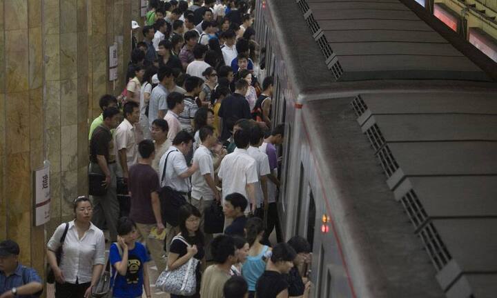 2. Peking, China: Das grösste unterirdische Transportsystem aus China schafft es «nur» auf den zweiten Platz. Mit jährlich 3,2 transportierten Passagieren waren die Zahlen im Jahr 2013 jedoch um 30 Prozent jedoch deutlich höher als noch im Vorjahr. Momentan benutzen täglich durchschnittlich mehr als 10 Millionen Menschen die Metro.