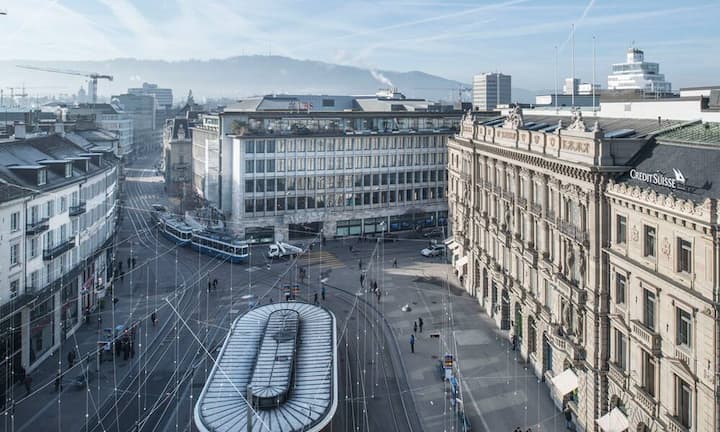 Die BILANZ hat die besten 100 Banker der Schweiz ermittelt. Basis für die Bewertung ist eine Branchen-Recherche, bei der folgende Kategorien bewertet wurden:1. Rolle, Funktion, Bedeutung2. Führungsstärke, individuelle Gestaltungskraft3. Performance des eigenen Wirkungskreises und des Sektors4. Künftige Veränderungskraft, Potential für eine wichtige RolleJede Kategorie ist zehn Punkte wert, das Gesamtmaximum liegt somit bei 40.Die Spitze des Rankings im Überblick: