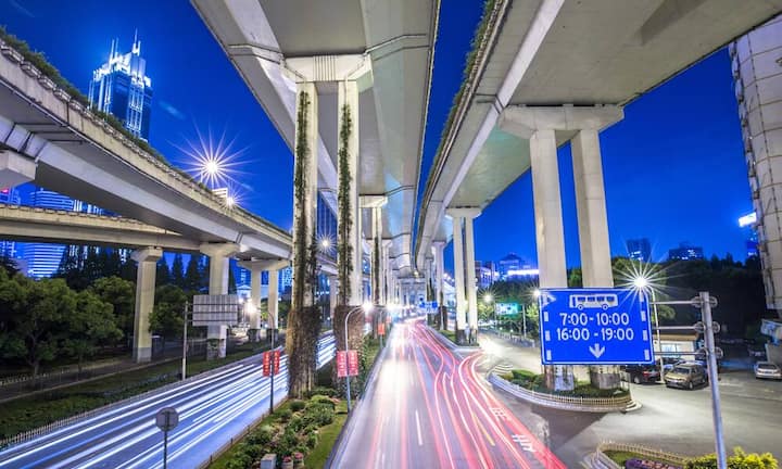 Platz 8: Shanghai Das Ranking der teuersten Städte für Auslandsentsendungen wird in diesem Jahr von Europa und Asien angeführt. So ist Shanghai auf Rang 8 anzutreffen.
Unsplash