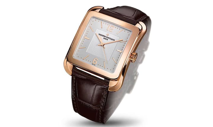 Eleganz im Quadrat: Die Marke Vacheron Constantin mit ihrer epischen Tradition verbindet technisches Raffinement mit ultimativer Eleganz. Die ästhetischen Leistungen sind absolut zeitresistent, Wie jetzt die Toledo 1951 beweist. Nach 62 Jahren wurde es Zeit für das überfällige Revival. Vacheron Constantin Toledo, 37 100 Franken.