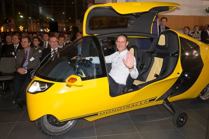 Fhr mit dem Electromobil vor: Nicola Feuerstein, Feuerstein Schelling & Partner AG