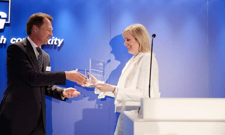 v.l.n.r. Dirk Schütz; Chefredaktor Bilanz, Marvelle Sullivan; Novartis AG