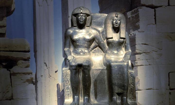 Auch bei Zoff im Team und mit Kollegen weiss Ptahhotep Rat: «Wenn du einem streitlustigen Mann begegnest, der dir ebenbürtig ist, wirst du dein Ansehen größer als seines machen, wenn du ruhig bleibst. Während er schlechte Dinge sagt, werden die Sachverständigen viel diskutieren und dein Ruf wird in der Meinung der Älteren gut sein.»