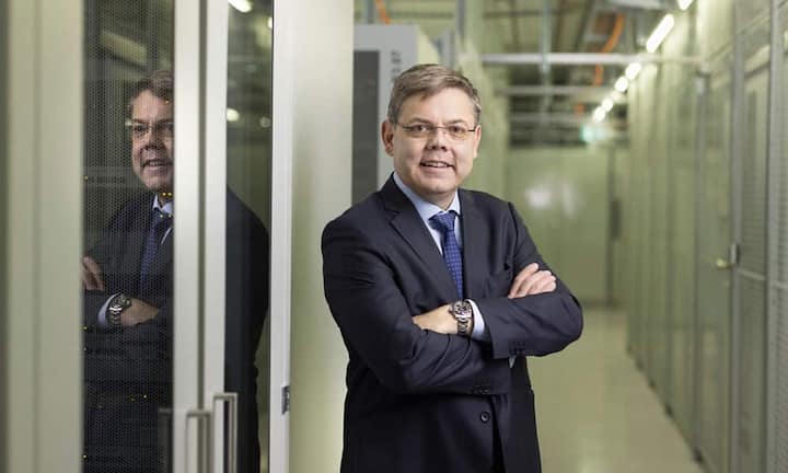 Franz Grüter

Platz 4: Franz Grüter (SVP/LU) Gründer mehrerer Internetfrmen. Miteigentümer Green.ch. Vermögen: 20 Millionen Franken