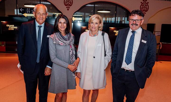Robert Lombardini (Sécheron Hasler International), Mara Lombardini, Mariann Decurtins und Prof. Dr. Johann Steurer (Universität Zürich)