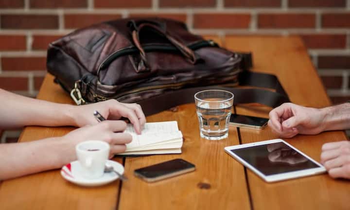 Im Restaurant oder in einer Bar haben sich doch schon 6 Prozent zum Einkauf verleiten lassen.